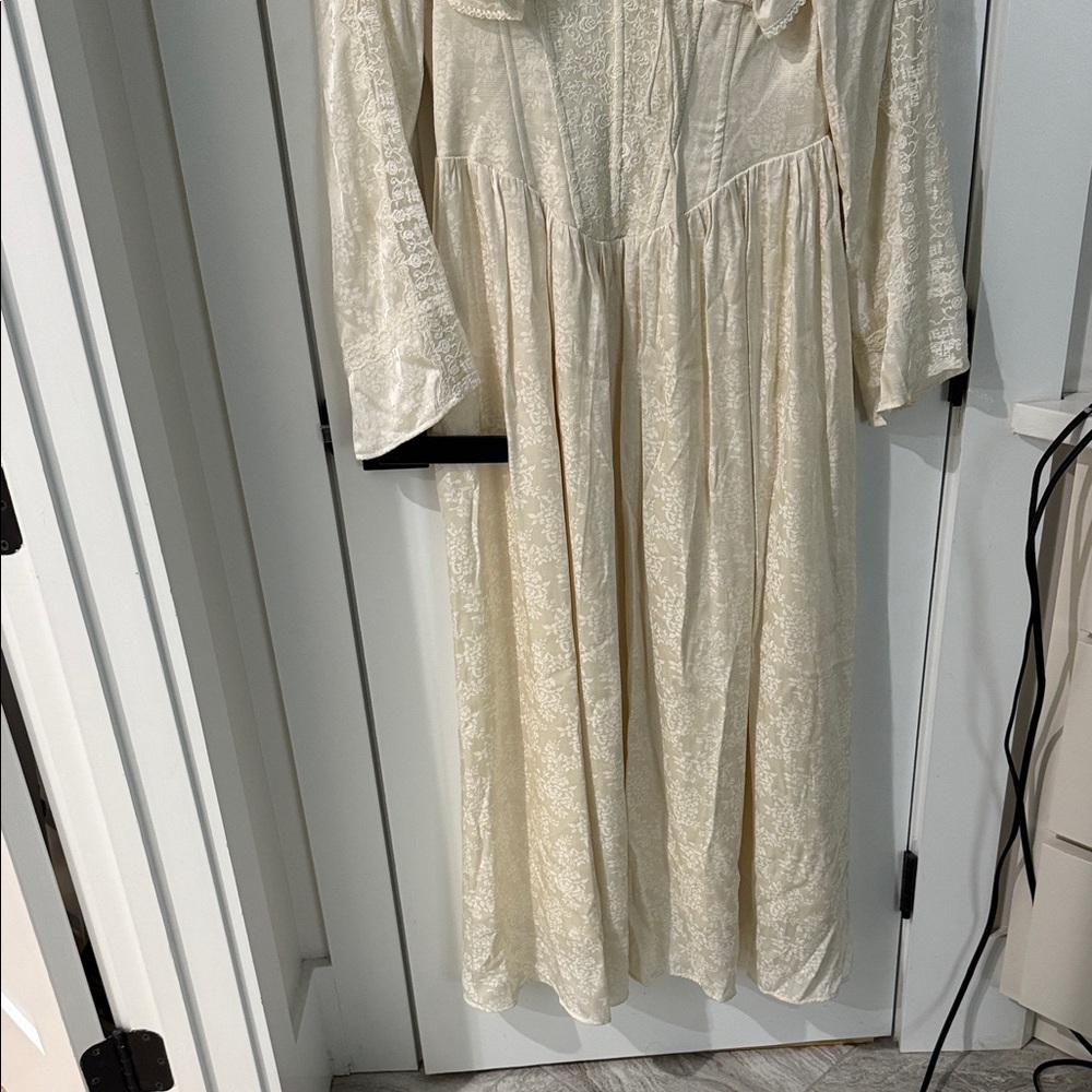 Chic Cream Lace Long Sleeve Dress - Picture 2 of 5